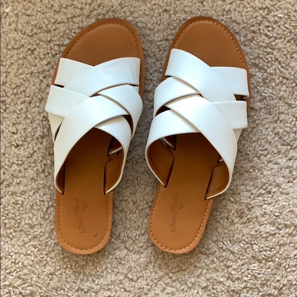 universal thread sandals - Picture 1 of 3